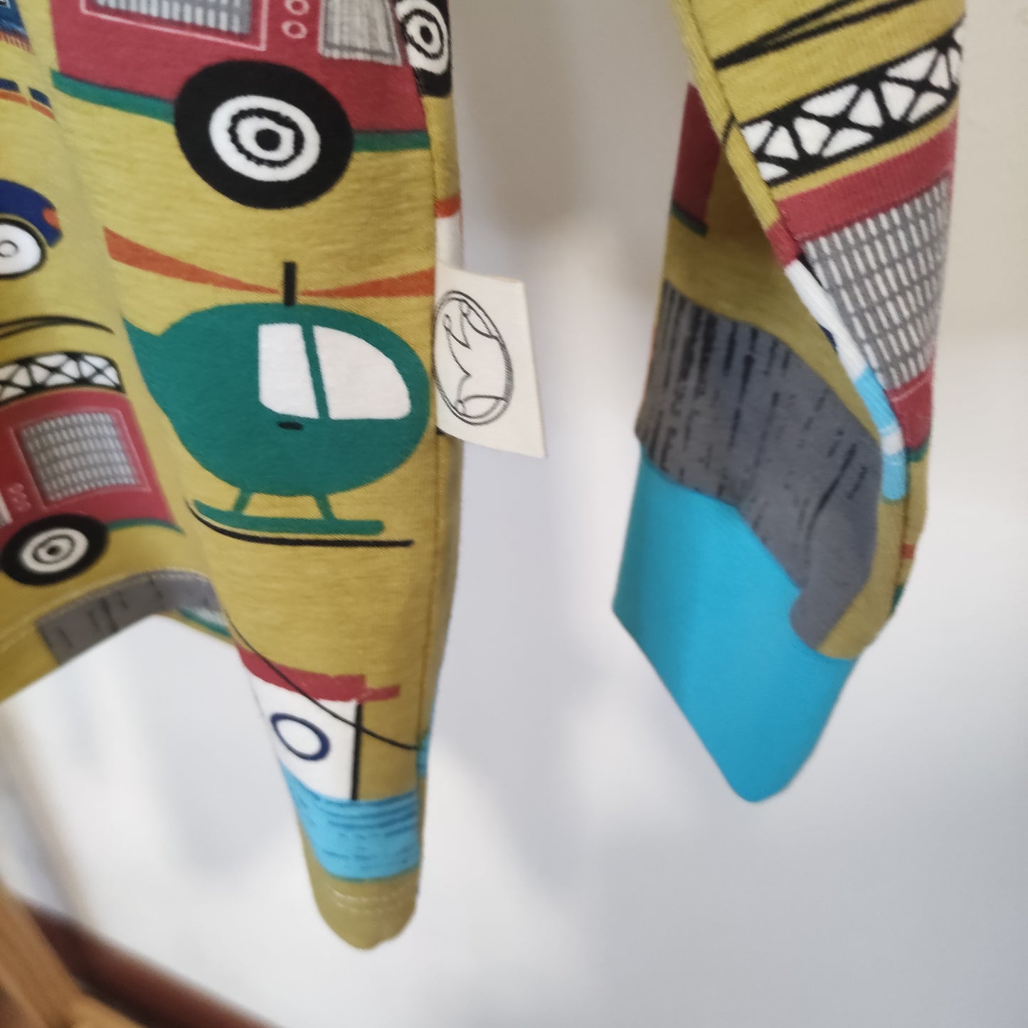 T-Shirt con cappuccio Auto