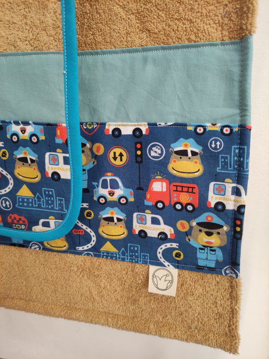 Set Asciugamano e Bavaglino Macchinine