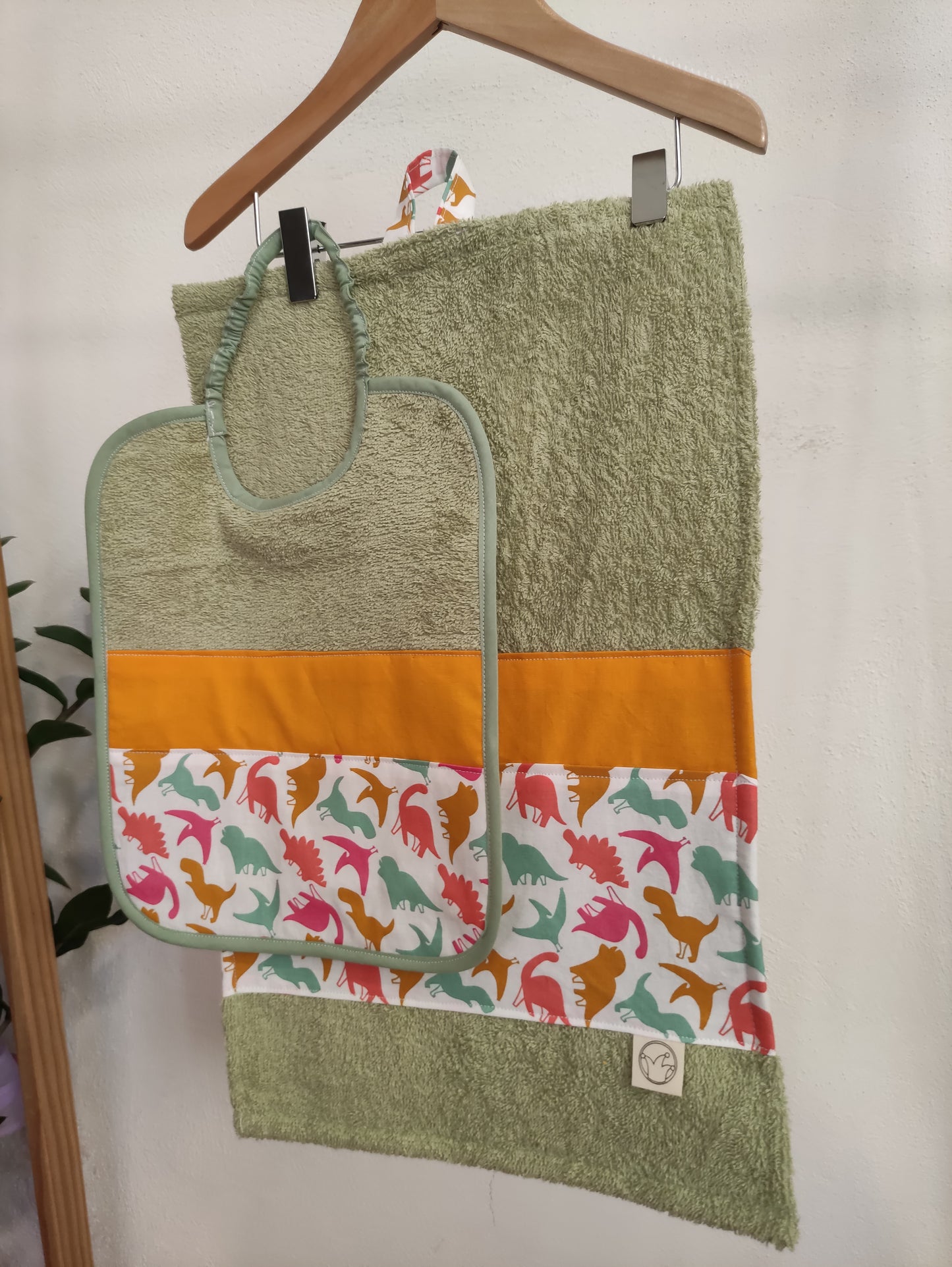 Set Asciugamano e Bavaglino Dinosauri