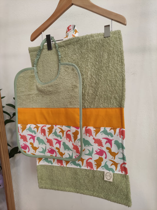 Set Asciugamano e Bavaglino Dinosauri